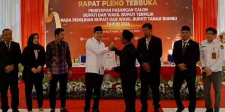 KPU Tanbu Tetapkan Andi Rudi Latif-Bahsanuddin sebagai Bupati dan Wakil Bupati Terpilih