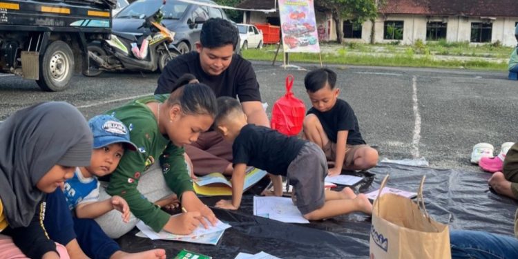 Gandeng Dispersip Tanbu, PELITA Gelar Lapak Baca di Alun Alun Bersujud
