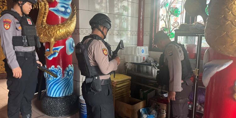 Sambut Imlek, Polres Kotabaru Sterilisasi Klenteng An Hwa Tian