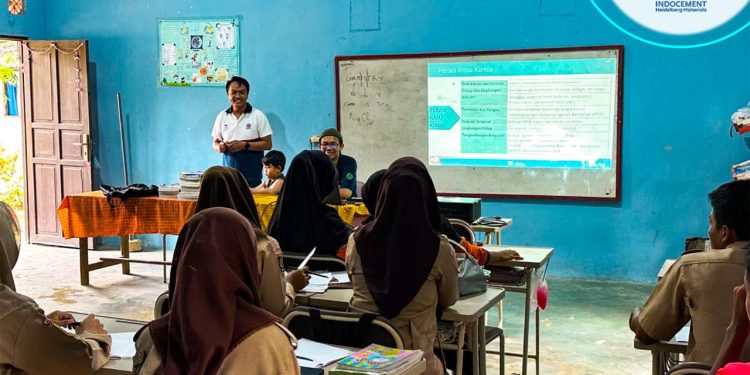 Program Voluntary Teaching Season 2 Menyasar SMP dan SMA Terbuka