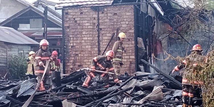 Kebakaran di Jalan Perintis Kemerdekaan, Lansia Ditemukan Tewas Terbakar