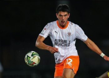 Elkan Baggott Cetak Assist, Blackpool FC Hajar Lincoln City 2-0 di Liga 3 Inggris