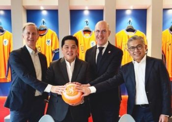 Sambangi KNVB, Erick Thohir Ingin Undang Timnas Belanda Main di Indonesia