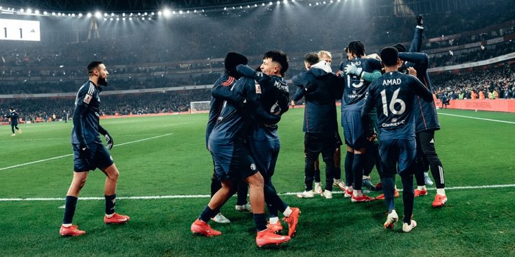 Hasil Piala FA: Dramatis, 10 Pemain MU Hajar Arsenal lewat Adu Penalti