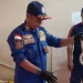 Petugas Damkar Tanbu Evakuasi Ular Paikat dari Klinik