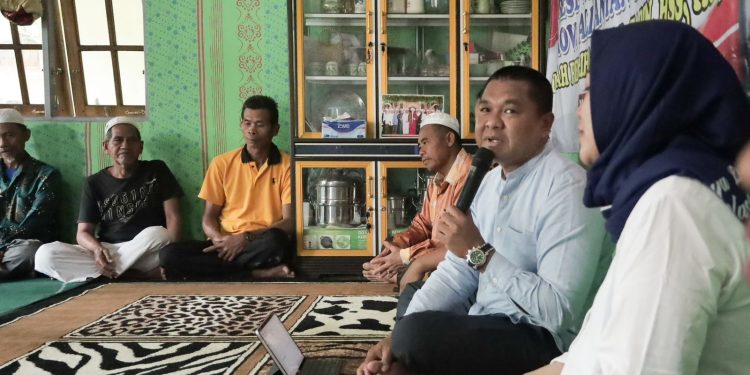 H Kartoyo Reses di Desa Panggungan, Warga Keluhkan Abrasi Sungai Amandit