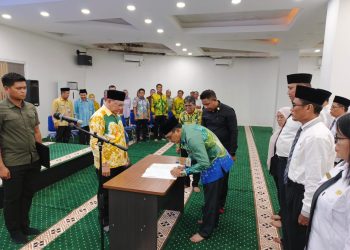Sayed Jafar Kukuhkan Pejabat Struktural dan Kepala Sekolah