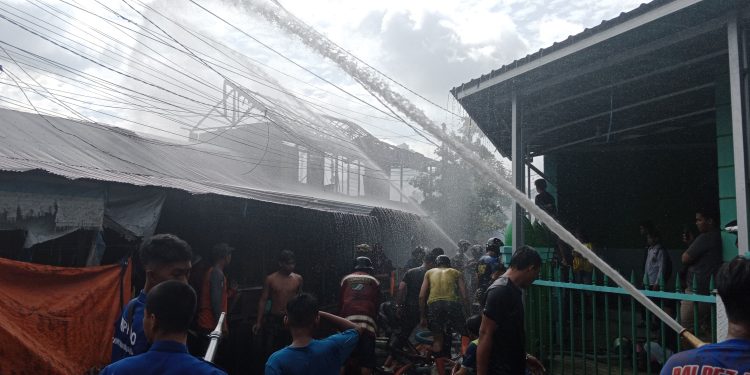 Bedakan 4 Pintu Ludes Terbakar, Terdengar Suara Ledakan