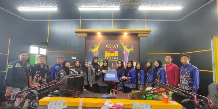 Radio Gema Sa-Ijaan Antusias Sambut Kunjungan SMKN 1 Kotabaru