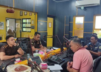 Kejari Sosialisasikan Program Jaga Desa Lewat Talkshow Radio Gema Saija-an