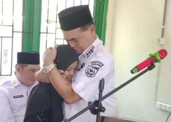 Zairullah Menangis Haru Saat Bertemu Siswi SD Hafal 5 Juz Al-Qur’an
