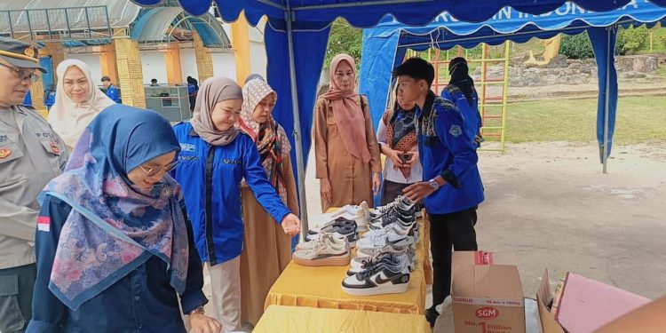 Meriahkan Hari Matematika Sedunia, HIMPAPTIKA Gelar Bazar