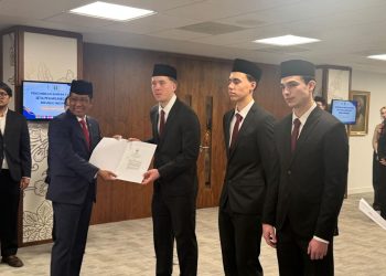 Ole Romeny dan 2 Pemain Keturunan Indonesia Resmi Jadi WNI, Ambil Sumpah di London Inggris
