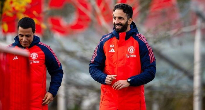 Gary Neville: Amorim di MU Cuma Jago Saat Konferensi Pers