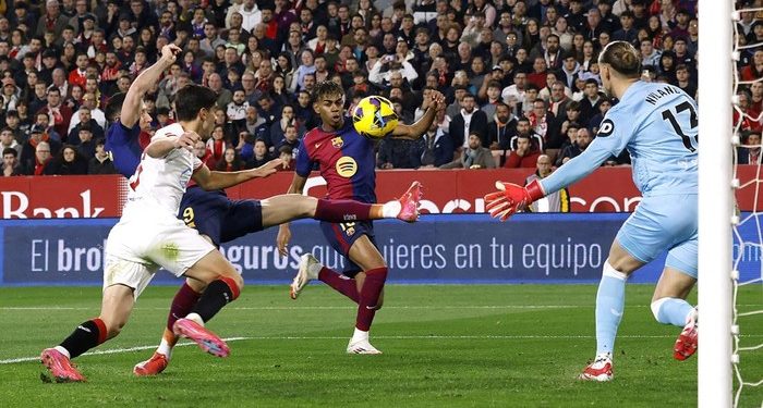 Hasil Liga Spanyol: Main dengan 10 Orang, Barcelona Bantai Sevilla 4-1