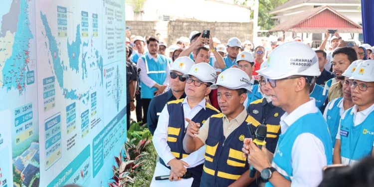 Kunjungi GIS Ulin, Menteri ESDM Pastikan Pasokan Listrik Aman hingga Lebaran