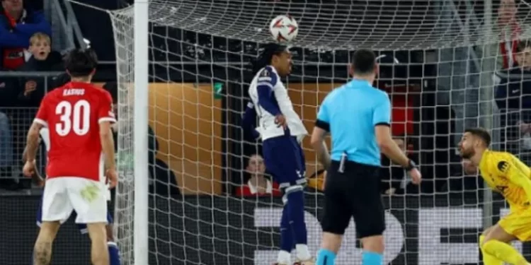 AZ Alkmaar Vs Tottenham Hotspur: The Lilywhites Keok 0-1