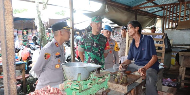Monitor Stabilitas Harga, Dandim dan Kapolres Sidak Pasar Keramat Barabai