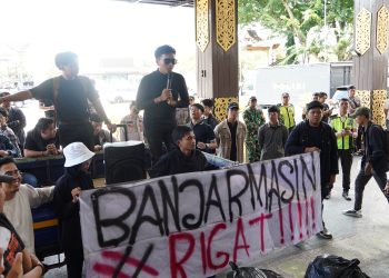 Aktivis Lingkungan dan Mahasiswa Gelar Unjuk Rasa di Balaikota, Usung 4 Tuntutan Terkait Persoalan Sampah