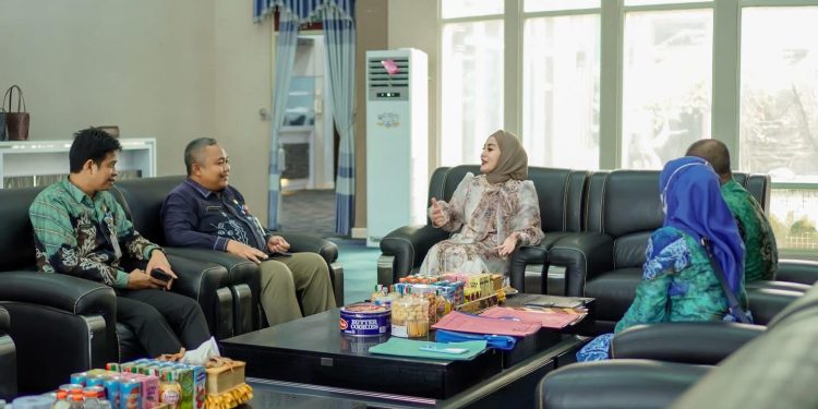 Bunda Deden Komitmen Majukan Produk Lokal dan UMKM HST