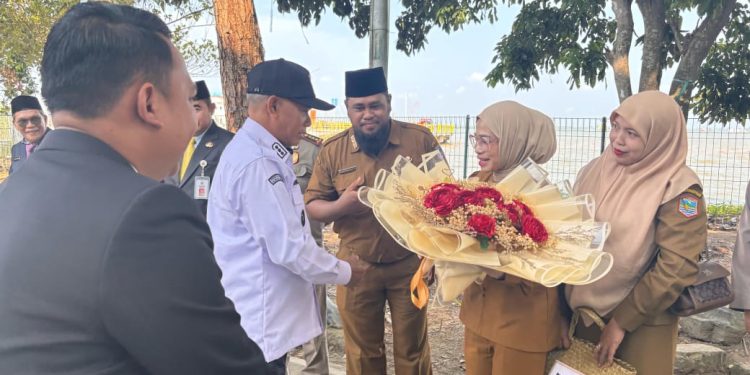Hari Pertama Kerja Pasca Retret, H Muhammad Rusli Disambut Antusias ASN Pemkab Kotabaru