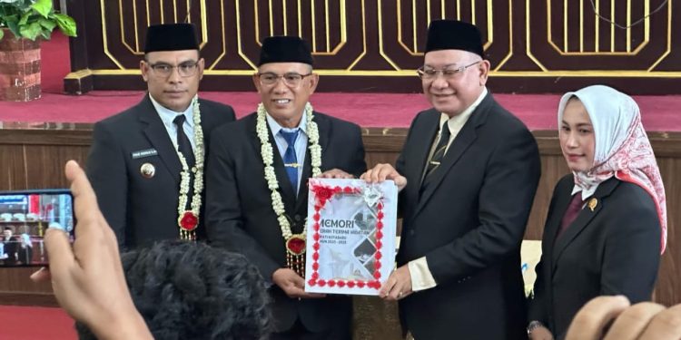 Sertijab, HM Rusli-Syairi Sampaikan Visi Misi di Rapat Paripurna DPRD Kotabaru
