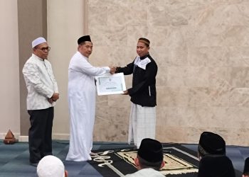 Bupati HST Buka Puasa Bersama Ratusan Anak Yatim dan Serahkan Santunan