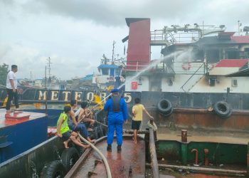 Terdengar Suara Ledakan, Tugboat Meteor 05 Terbakar