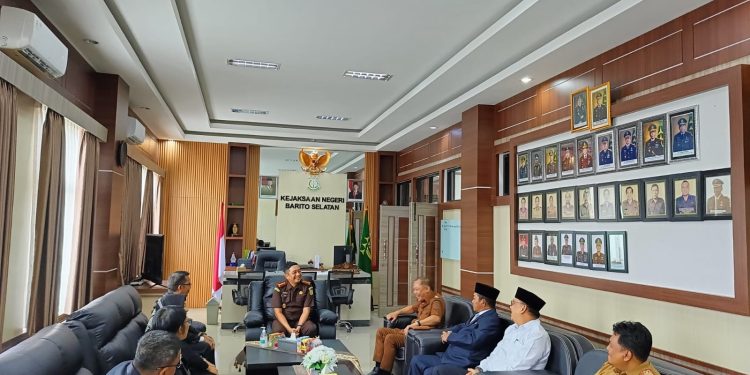 Bupati Kunjungi Kejari Barsel untuk Pastikan Program Pembangunan Sesuai Regulasi