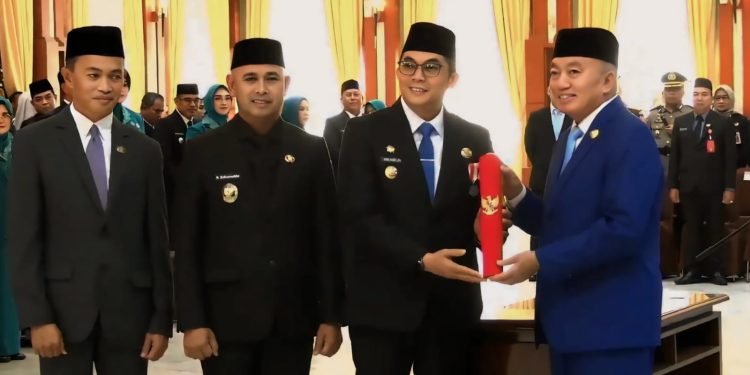 Andi Rudi Latif Terima SK Pengesahan dan Pengangkatan Kepala Daerah Periode 2025-2030