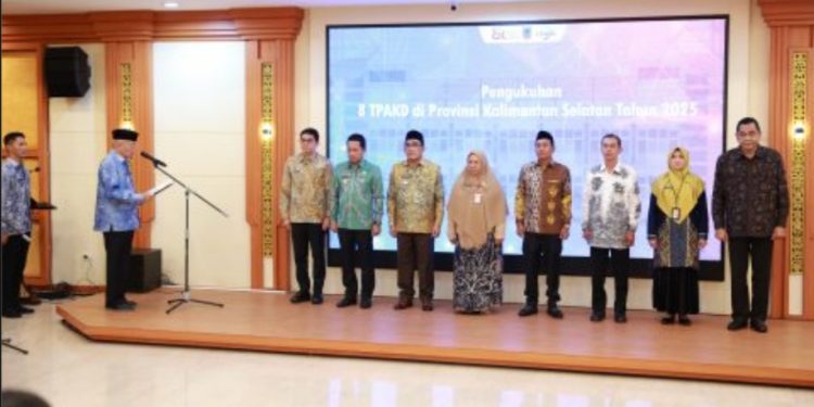 Andi Rudi Latif Hadiri Pengukuhan TPKAD Kabupaten Tanbu