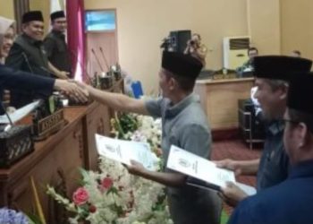 Andi Rudi Latif Apresiasi Pandangan Umum Fraksi DPRD terhadap Raperda Riset dan Inovasi Daerah