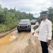 Tinjau Jalan Rusak di Sampanahan, Wabup Syairi Mukhlis: Segera Ditindaklanjuti!