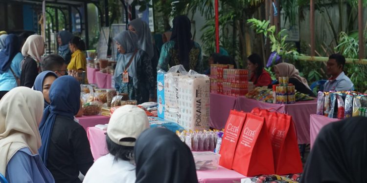 Pasar Murah Sediakan 500 Paket Sembako untuk Warga yang Memiliki Kupon