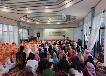 DWP Kotabaru Bagikan Ratusan Paket Sembako untuk Masyarakat