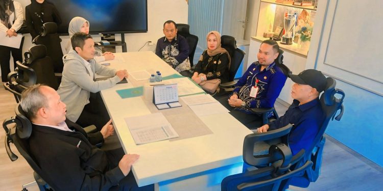 Tingkatkan Akses Internet, Bupati Kotabaru Kunjungi Kementerian Komdigi