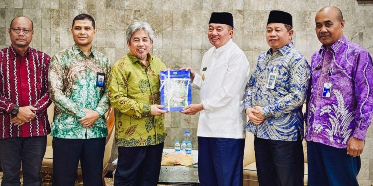Gubernur Terima Dokumen Laporan Hasil Evaluasi APBD 2024 dari BPKP Perwakilan Kalsel