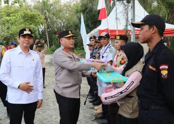 Operasi Ketupat Intan, Bupati Tanbu Bang Arul Dampingi Kapolda Kalsel Tinjau Pos Terpadu