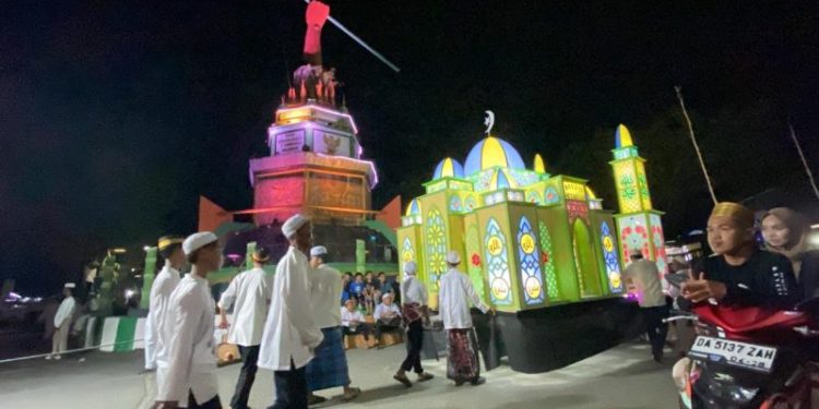 Festival Tanglong Meriahkan Malam Idul Fitri di Tanah Bumbu