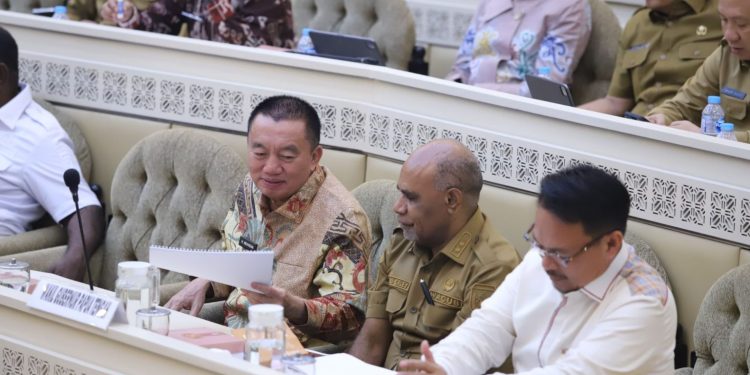 Gubernur Kalsel H Muhidin RDP dengan Komisi II DPR RI