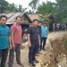 Bupati HST Tinjau Longsor di Desa Awang Baru