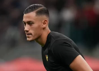 Inter Milan Bidik Jay Idzes, Venezia FC Minta Tebusan Rp183 Miliar