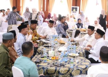 Andi Rudi Latif Hadiri Open House Gubernur Kalsel