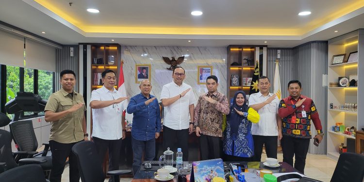 Serius Tangani Masalah Pendidikan, Bupati Kotabaru Ajukan Pembangunan Sekolah Rakyat