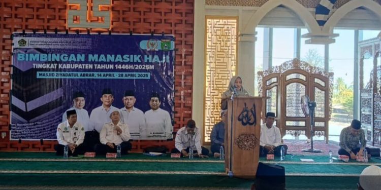 Sekda Tanbu Hadiri Bimbingan Manasik Haji di Masjid Ziyadatul Abrar Pagatan