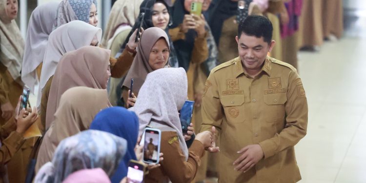 Sambangi Guru PAUD dan TK, Bupati Tanah Bumbu Tunjukkan Kepedulian dan Keakraban