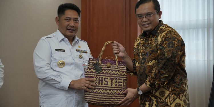 Dorong Peningkatan Mutu Pendidikan, Bupati HST Audiensi dengan Dirjen Dikdasmen