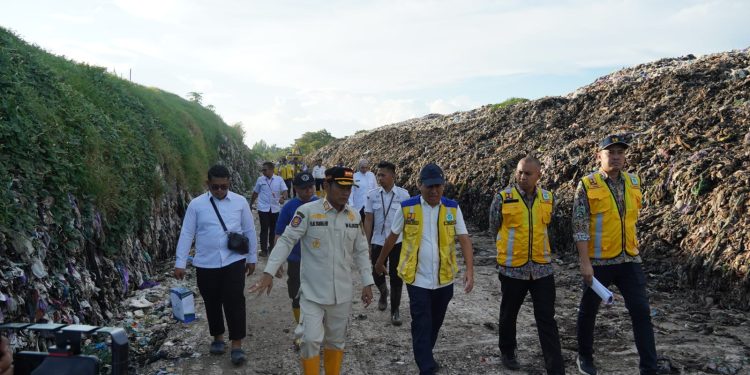 Pantau TPA Basirih, Direktur Sanitasi Dirjen Cipta Karya Soroti Air Lindi dan Sanitasi