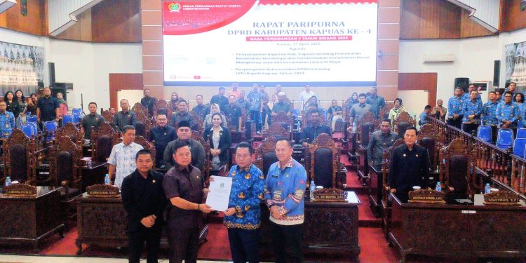 DPRD Kapuas Bahas Raperda Pemekaran Kecamatan dan Rekomendasi LKPj Bupati