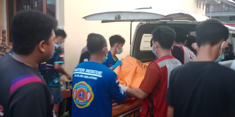 Geger! Duda Ditemukan Membusuk Dalam Kamar